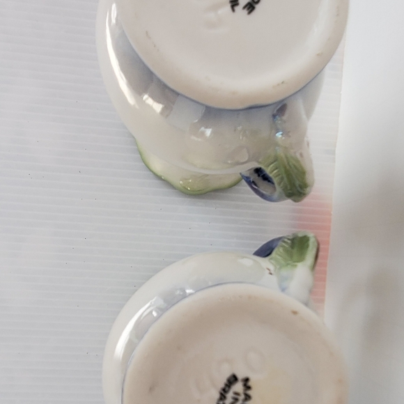 2 Vintage Floral Vases Lusterware Ornate trophy Brazil Blush Mint Blue 5" Pair - Picture 7 of 10